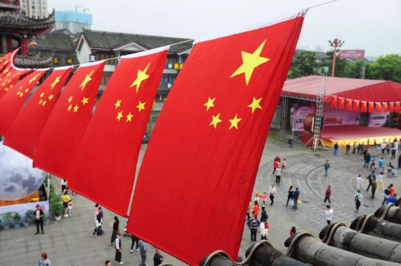 抖音里的朋友按了个不常看怎么才能退出来？游戏画面