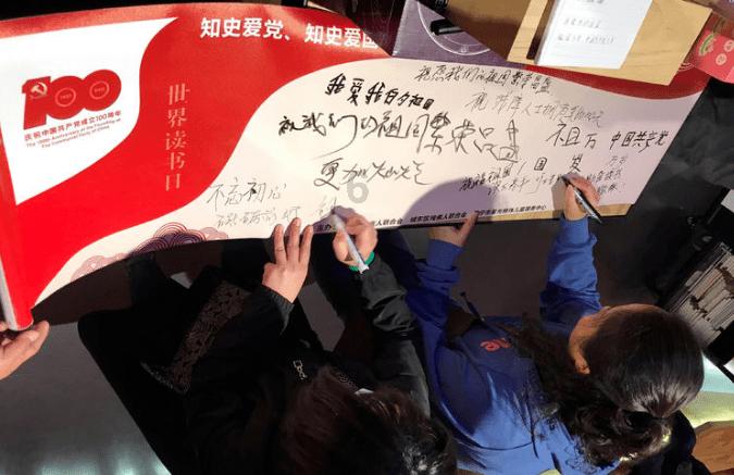 小猫钓鱼游戏龙王版有船